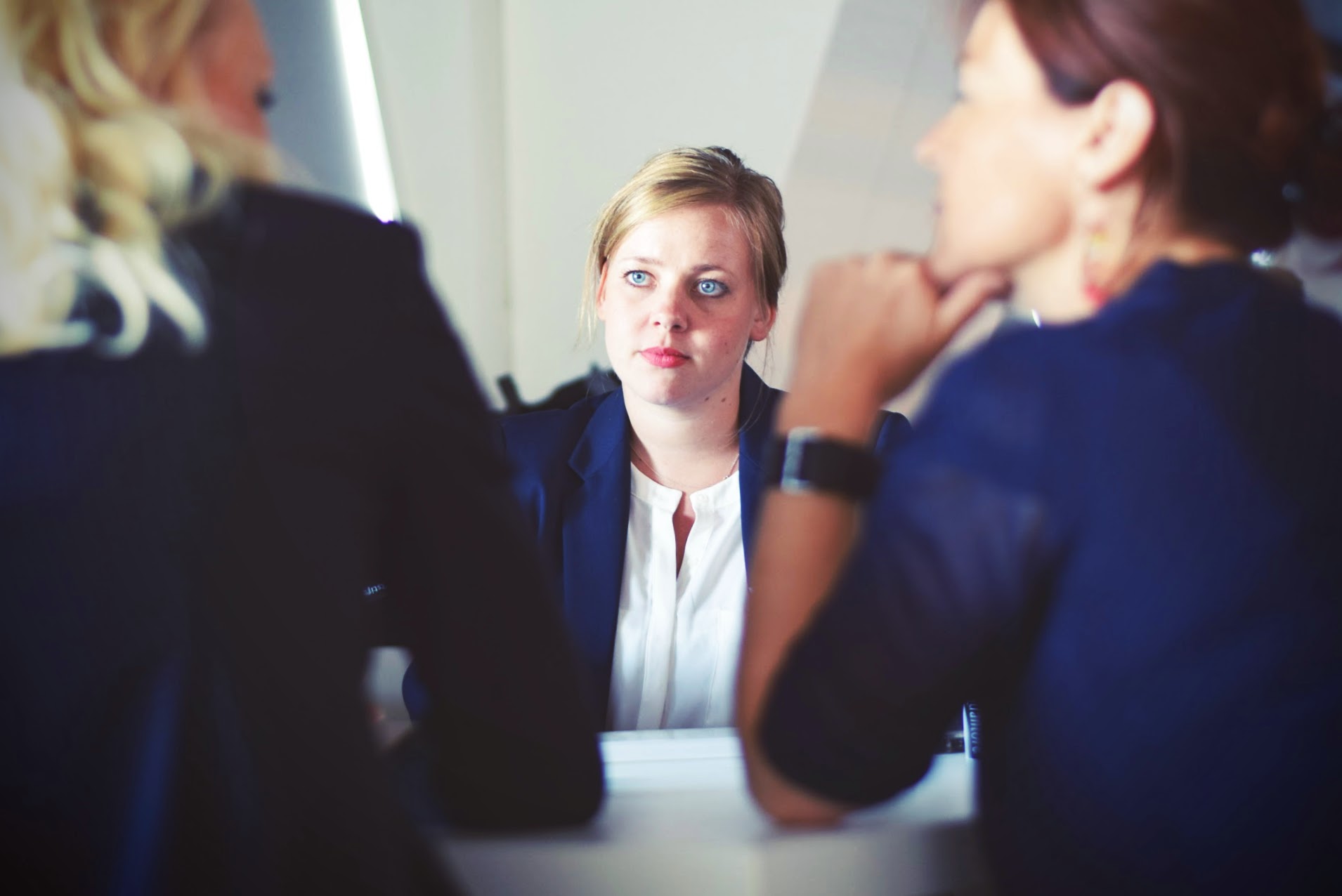 Comment bien se préparer à la question piège du pire défaut en entrevue